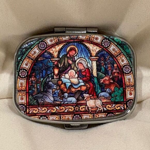 Nativity Scene Christian Travel Pill Box 2 Compartment Medicine Pill Case NEW - Picture 1 of 5
